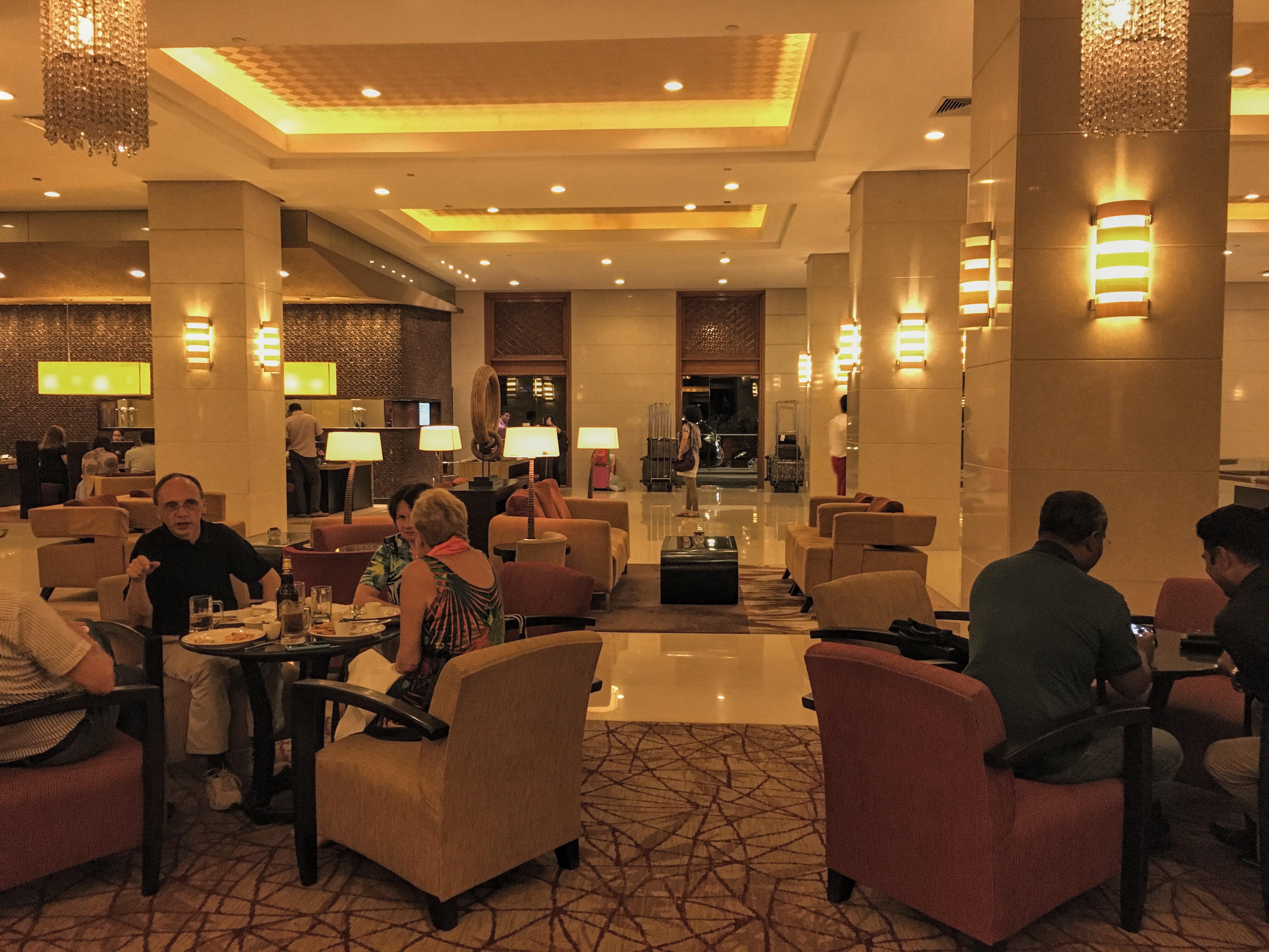 Cinnamon Lakeside Κολόμπο Εξωτερικό φωτογραφία The lobby of the hotel