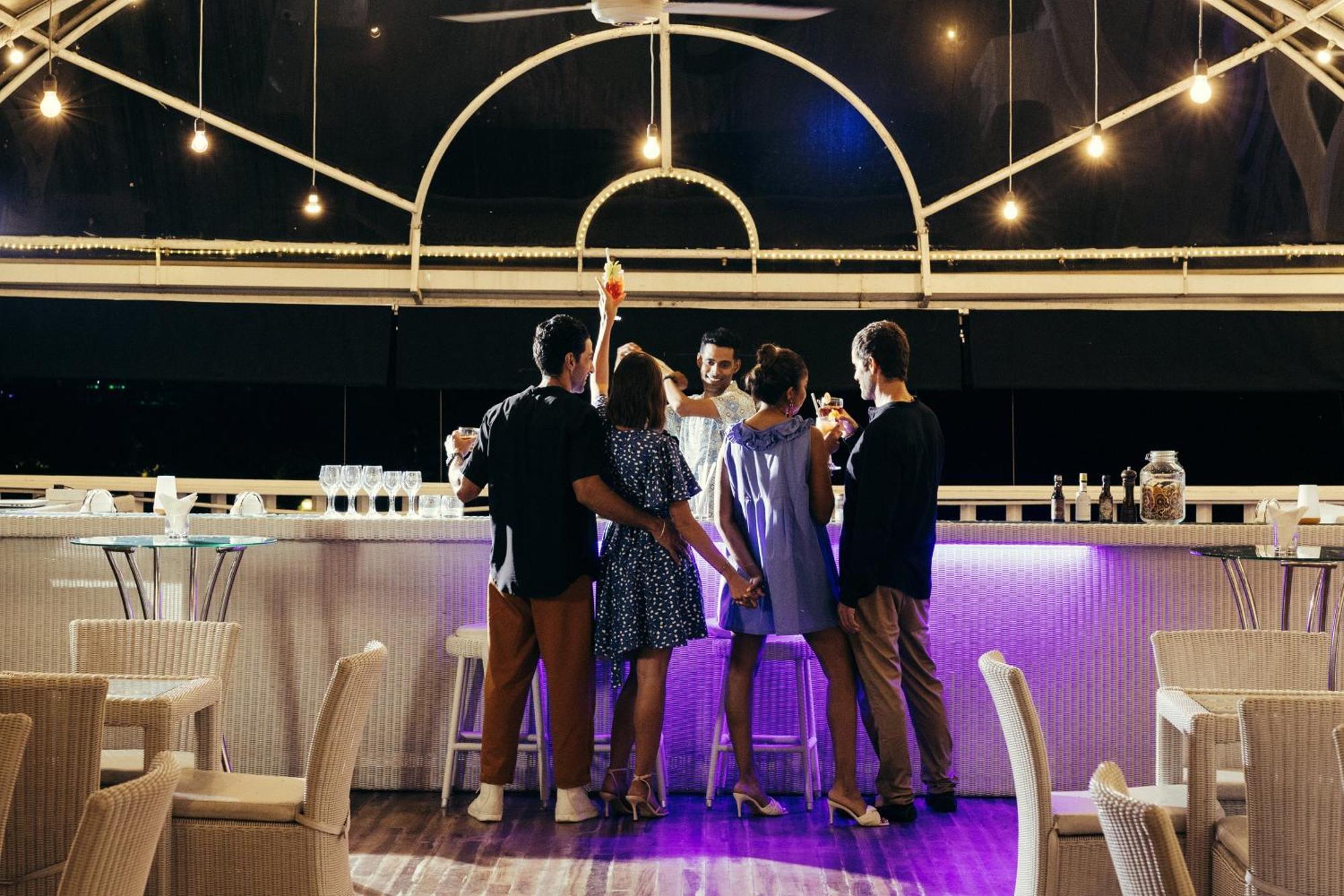 Cinnamon Lakeside Κολόμπο Εξωτερικό φωτογραφία The bar at the top of the hotel
